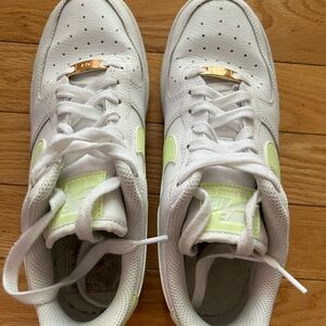 Nike Women's White Air Force One 1 AF1 Sneakers size 7.5